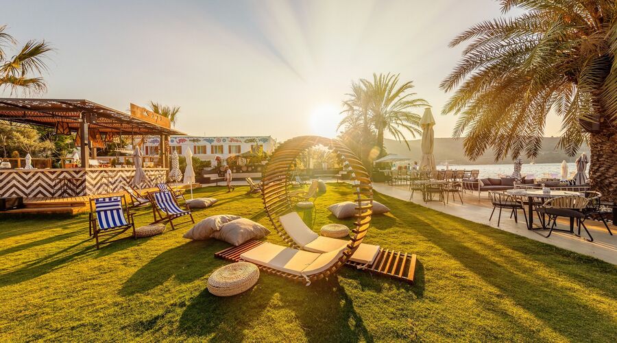 Moyo Beach Hotel