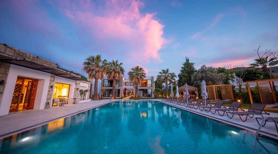 Moyo Beach Hotel