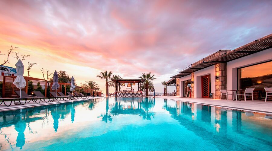 Moyo Beach Hotel