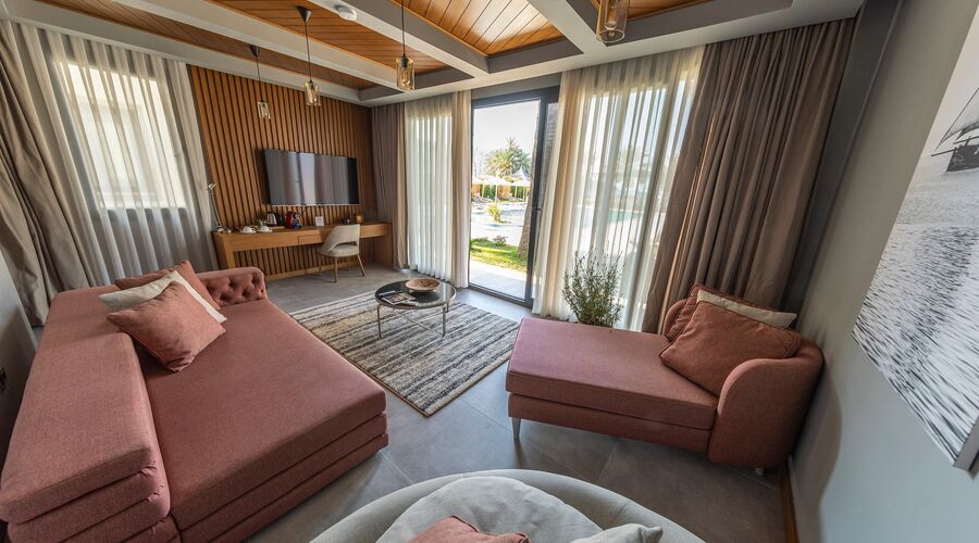 Moyo Beach Hotel