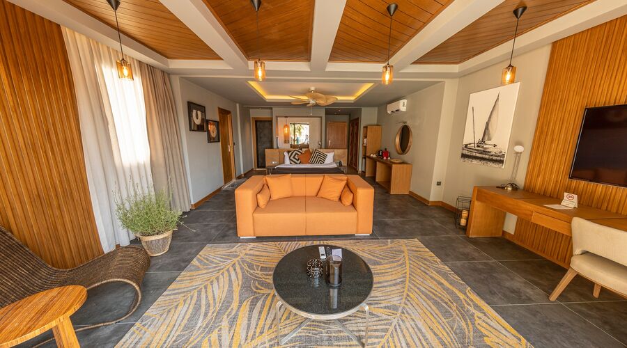 Moyo Beach Hotel