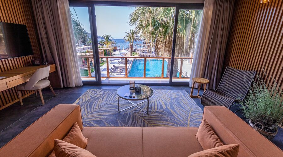 Moyo Beach Hotel