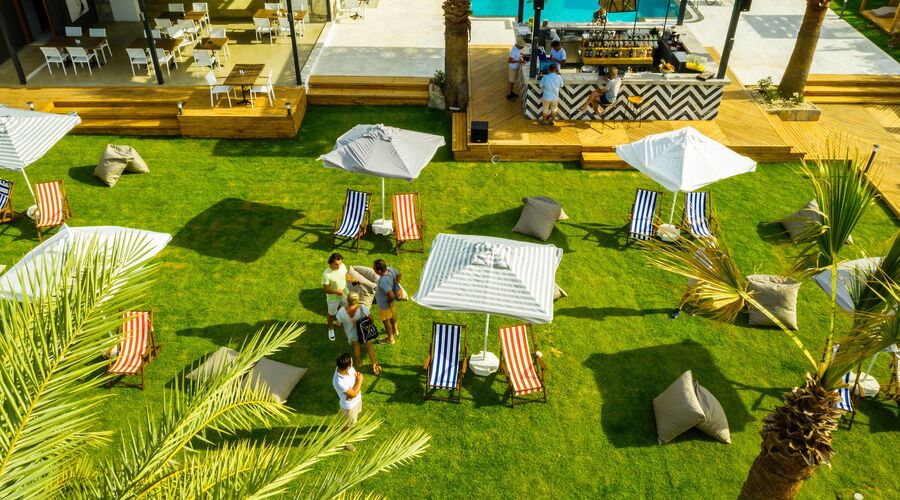 Moyo Beach Hotel