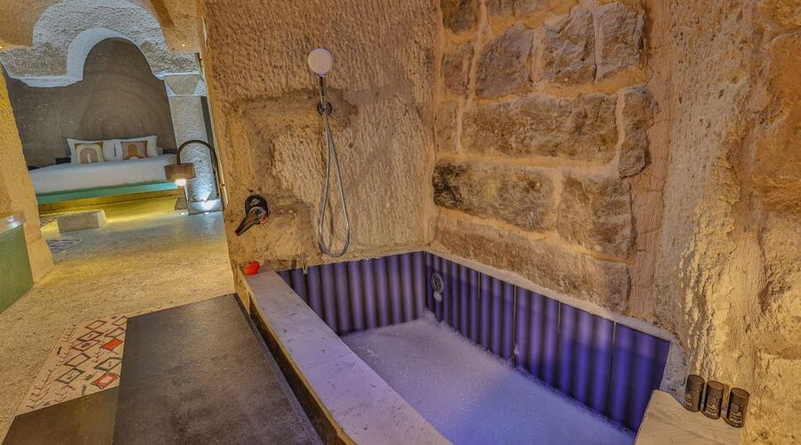 Eka Cave Maison