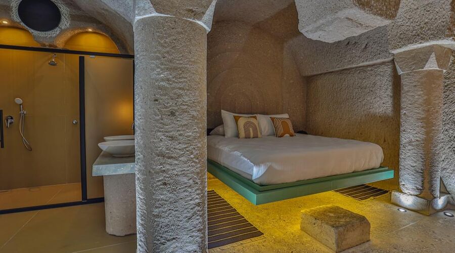 Eka Cave Maison