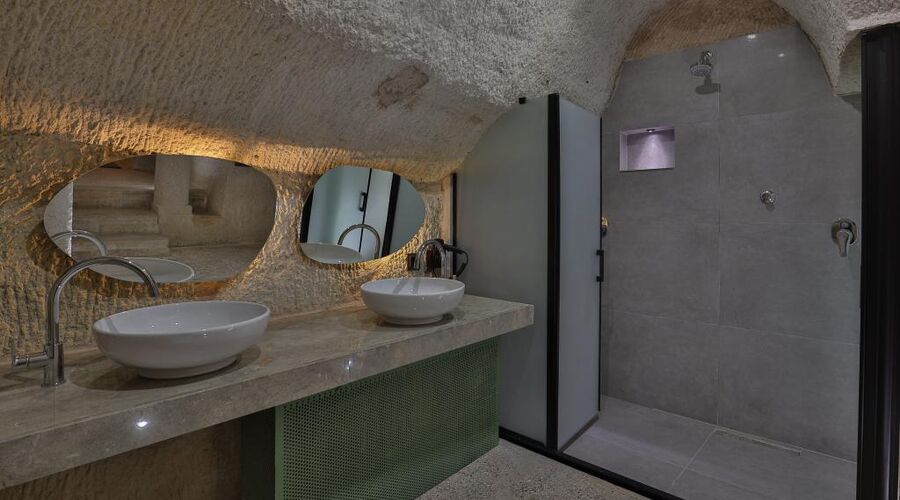 Eka Cave Maison