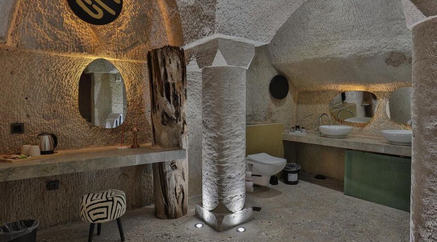 Eka Cave Maison