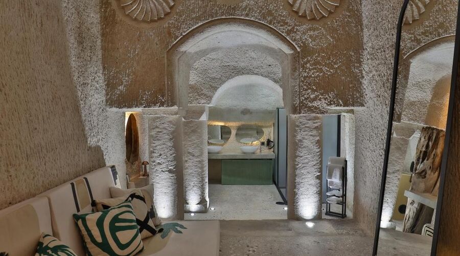Eka Cave Maison
