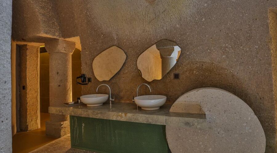 Eka Cave Maison