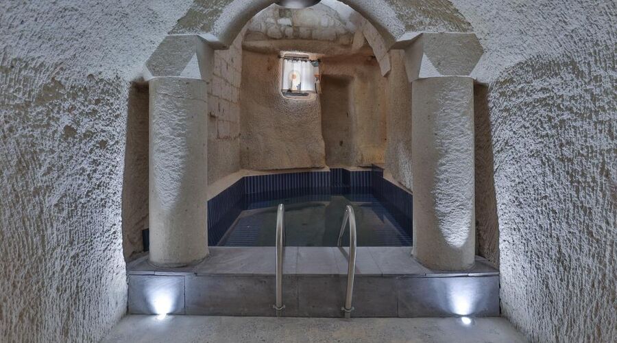 Eka Cave Maison